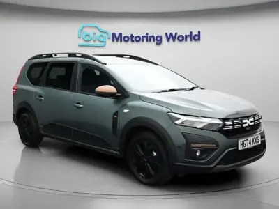 Used Dacia Jogger Extreme 140 HP (102 kW) 2024 Green MPV