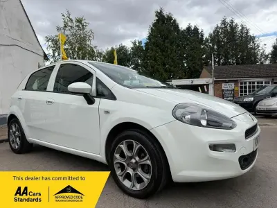 Used Fiat Punto Easy Plus 69 HP (50 kW) 2017 White Hatchback
