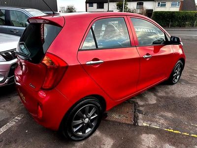 Used Kia Picanto 84 HP (61 kW) 2014 Red Hatchback