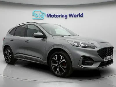 Usado Ford Kuga ST-Line X 225 CV (165 kW) 2023 Plateado SUV