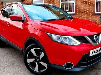 Used Nissan Qashqai N-TEC 110 HP (80 kW) 2015 Red SUV