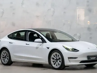 Used Tesla Model 3 Long Range AWD 366 kW (498 HP) 2021 White Sedan