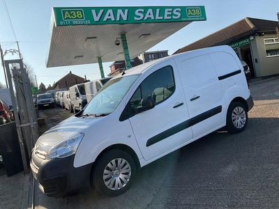 Używany Citroën Berlingo 100 KM (73 kW) 2018 Biały Minivan