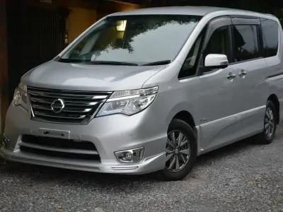 Used Nissan Serena 2014 Silver MPV