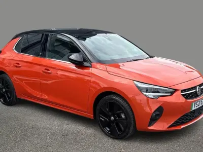Begagnad Vauxhall Corsa-e Elite 100 kW (136 HK) 2021 Orange Halvkombi