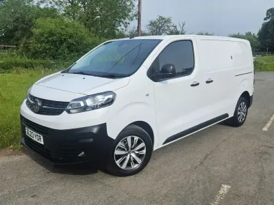 Used Vauxhall Vivaro S 100 HP (73 kW) 2023 White MPV