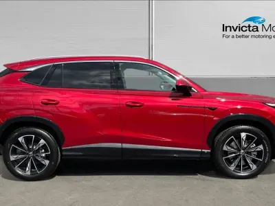 New MG HS SE 2026 Red SUV