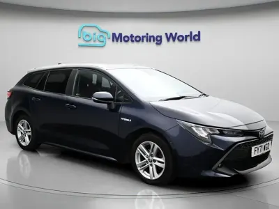 Usado Toyota Corolla 122 HP (89 kW) 2021 Azul Carrinha