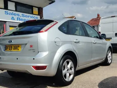 Used Ford Focus Zetec 2009 Silver Hatchback