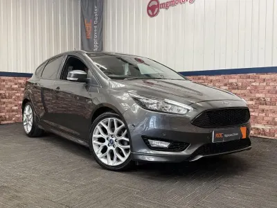 Used Ford Focus ST-Line 125 HP (91 kW) 2017 Grey Hatchback