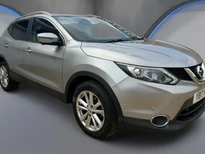 Used Nissan Qashqai Tekna 115 HP (84 kW) 2017 Silver SUV