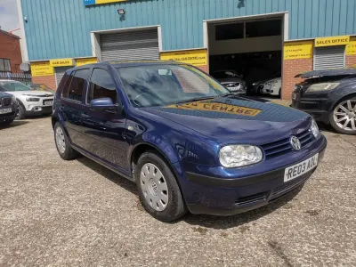 Usata VW Golf IV SE 100 CV (73 kW) 2003 Blu Utilitaria