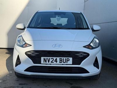 Used Hyundai i10 Advanced 62 HP (45 kW) 2024 White Hatchback