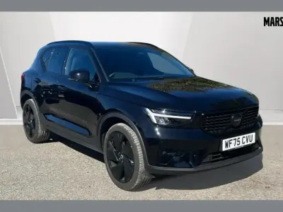Usado Volvo XC40 Plus 194 HP (142 kW) 2025 Preto SUV