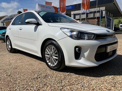 Used Kia Rio 99 HP (72 kW) 2018 White Hatchback