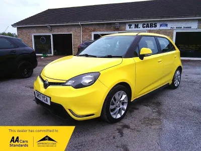 Usado MG MG3 106 HP (77 kW) 2017 Amarelo Citadino