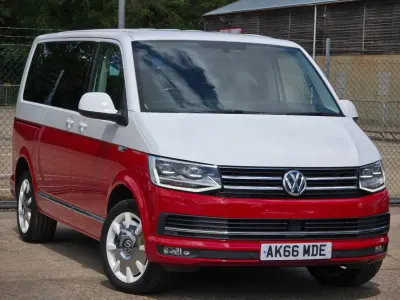 Used VW Caravelle Generation Six 204 HP (150 kW) 2016 Red Van