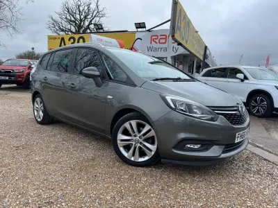 Usado Vauxhall Zafira Tourer SRi 140 HP (102 kW) 2016 Cinzento Monovolume