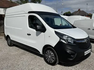Used Vauxhall Vivaro 125 HP (91 kW) 2019 White MPV