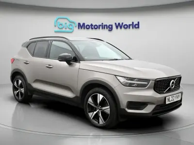 Begagnad Volvo XC40 R-Design 2022 Grå SUV