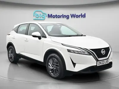 Used Nissan Qashqai Acenta Premium 158 HP (116 kW) 2022 White SUV