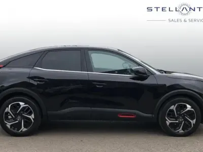 Begagnad Citroën C4 PureTech 127 HK (93 kW) 2022 Svart Halvkombi