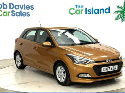 Usado Hyundai i20 SE 84 CV (61 kW) 2017 Dorado Utilitario