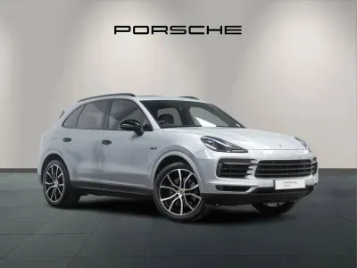 Used Porsche Cayenne 462 HP (339 kW) 2020 Silver SUV