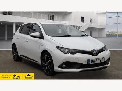 Used Toyota Auris Hybrid Design 136 HP (100 kW) 2018 White Hatchback