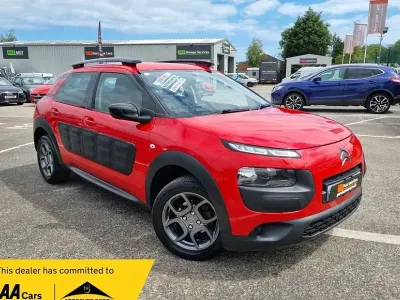 Used Citroën C4 Cactus Feel 100 HP (73 kW) 2016 Red Hatchback