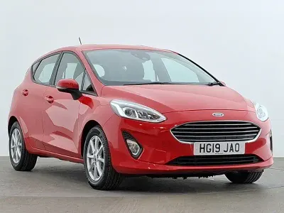 Usado Ford Fiesta Zetec 100 HP (73 kW) 2019 Vermelho Citadino