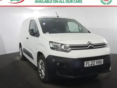 Usado Citroën Berlingo 102 HP (75 kW) 2022 Branco Monovolume