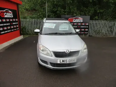 Usado Skoda Roomster SE 105 HP (77 kW) 2015 Prateado Monovolume