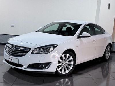 Used Vauxhall Insignia Elite 2014 White Hatchback
