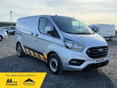 Usado Ford Transit Custom Trend 105 HP (77 kW) 2018 Prateado Van