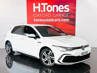 Used VW Golf VII R-line 150 HP (110 kW) 2021 White Hatchback