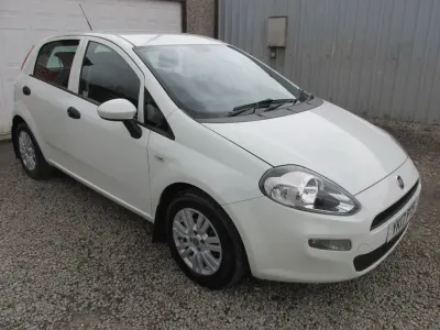 Used Fiat Punto Pop 69 HP (50 kW) 2017 White Hatchback