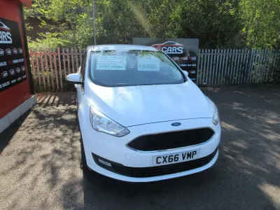 Używany Ford C-MAX Zetec 120 KM (88 kW) 2016 Biały Minivan