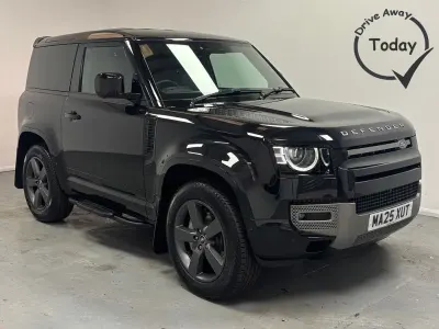 Used Land Rover Defender HSE Dynamic 350 HP (257 kW) 2025 Black Hatchback