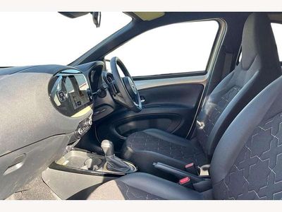 Used Toyota Aygo X 72 HP (52 kW) 2024 Beige SUV