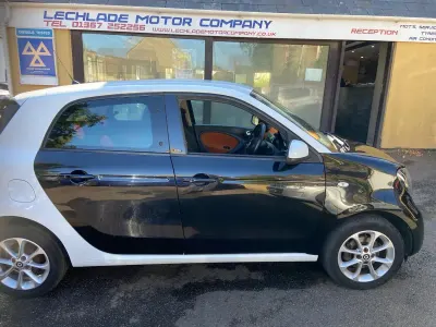 Used Smart ForFour Passion 71 HP (52 kW) 2015 Black Hatchback