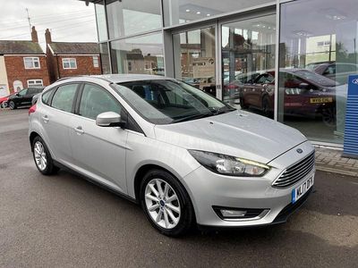 Used Ford Focus Titanium 125 HP (91 kW) 2017 Silver Hatchback