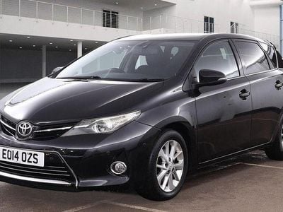 Used Toyota Auris 90 HP (66 kW) 2014 Black Hatchback
