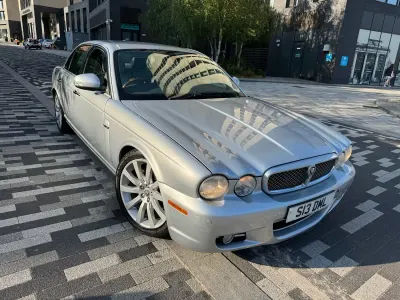 Used Jaguar XJ Executive 238 HP (175 kW) 2007 Silver Sedan
