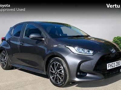 Usado Toyota Yaris Hybrid Design 116 HP (85 kW) 2026 Citadino