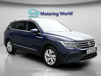 Używany VW Tiguan S 150 KM (110 kW) 2022 Niebieski SUV