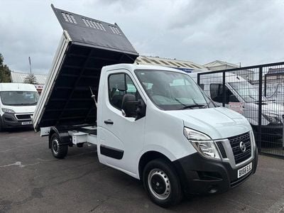 White Used 2016 Nissan NV400 SE Van | £12,000 (A bit pricey)
