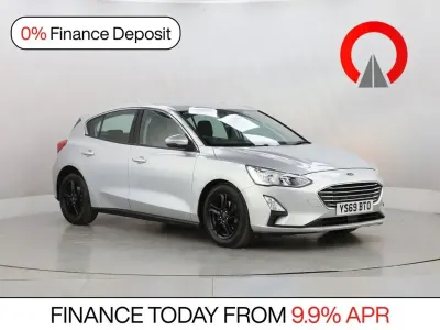 Używany Ford Focus Zetec 120 KM (88 kW) 2019 Srebrny Hatchback