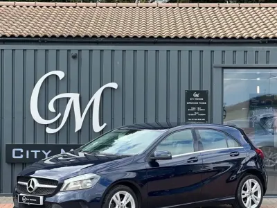 Używany Mercedes A200 2017 Niebieski Hatchback