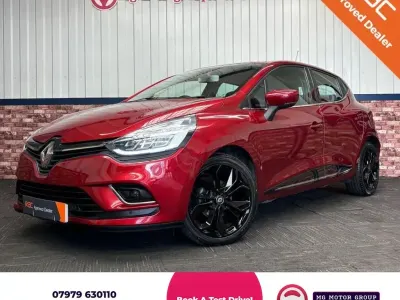 Used Renault Clio Signature 90 HP (66 kW) 2018 Red Hatchback